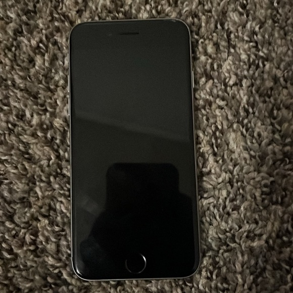 iPhone 6 has no problem, no crack no nothing - Picture 2 of 3